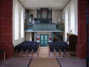 Biedenkopf, Hospitalkirche, Schiff mit Orgel.jpeg