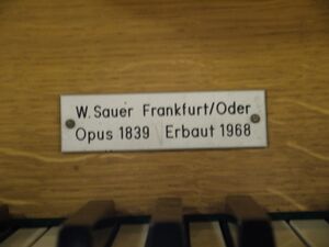 Birkenwerder, Ev. Kirche, Firmenschild.JPG