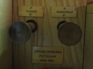 Blankenfelde, Dorfkirche, Firmenschild.JPG