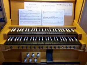 Braunfels, Ev. Friedenskirche, Spielschrank.jpg