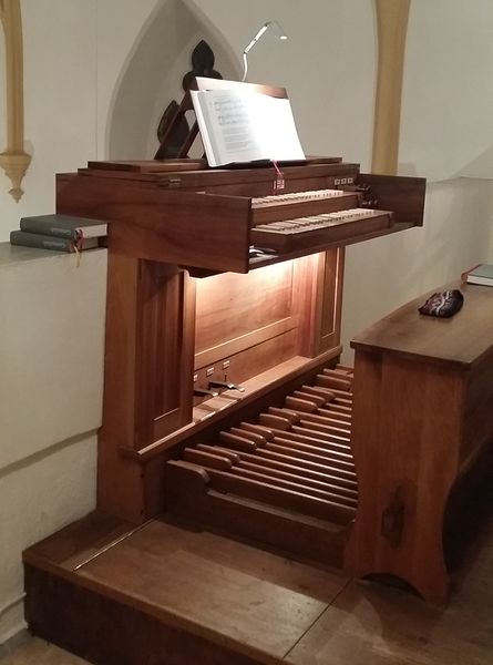 Datei:Breitenau Steinfeld Spieltisch.jpg