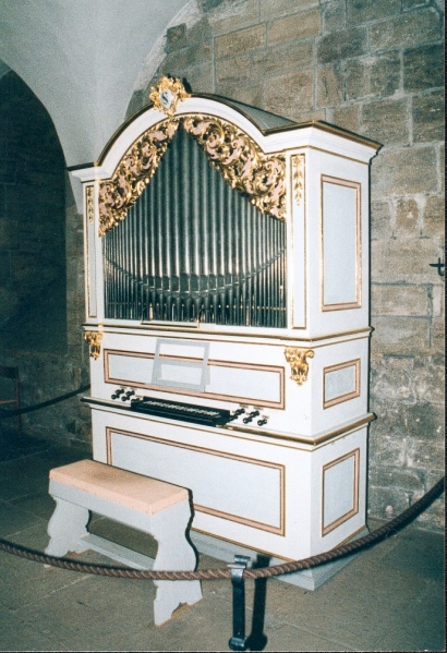 Datei:Bremen, Dom, Krypta-Orgel.jpg