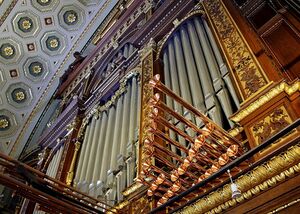 Budapest St Stephan Prospekt Detail.jpg