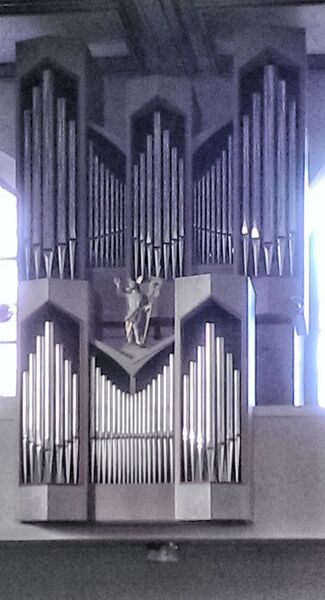 Datei:Burggrumbach, Kirche St. Martin, Orgelprospekt.jpg