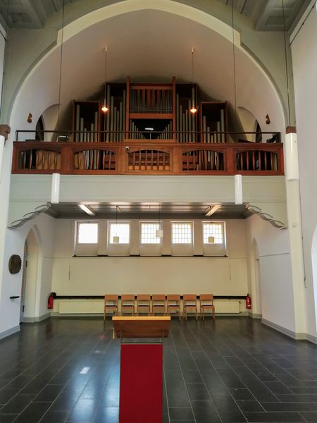 Datei:Düsseldorf-Bilk, Universitätskliniken (UKD), Heilig-Geist-Kapelle (1).jpg