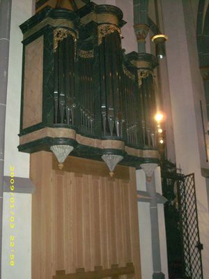 Düsseldorf Altstadt St Lambertus Chororgel Chorumgang.JPG