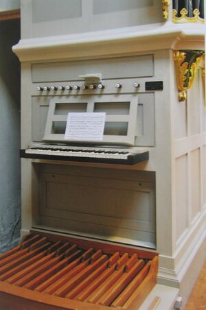 Düsseldorf Kreuzherrenkirche 1990 Spieltisch.JPG