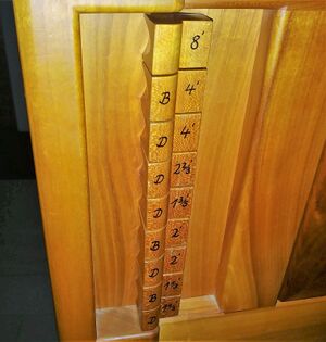 Dachau, Heilig Kreuz (Truhe4).jpg