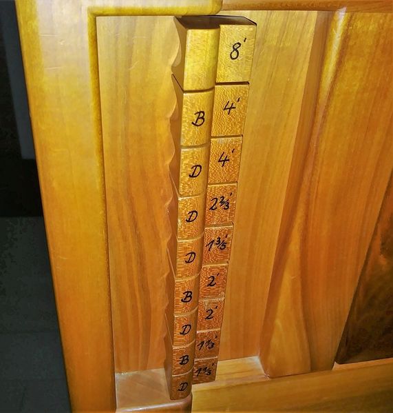 Datei:Dachau, Heilig Kreuz (Truhe4).jpg