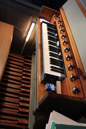 Dautphetal-Buchenau, Martinskirche, Spieltisch 4.JPG