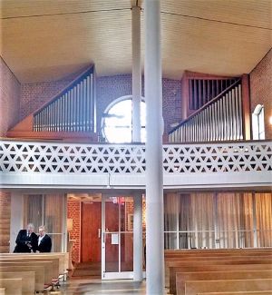 Dingolfing, Erlöserkirche (1).jpeg