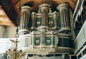 Dornum, St Bartholomäus, Orgel.jpg
