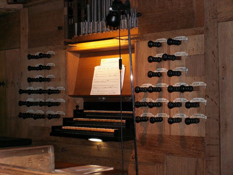 Datei:Dornum - ev St Bartholomäus - Orgel - Spieltisch 2neu.JPG
