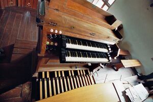 Ebsdorfergrund-Rauischholzhausen, evangelische Kirche, Orgel, Spieltisch.jpg