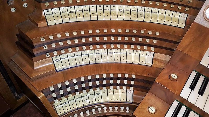 Datei:Echternach, St. Willibrord (6).jpg