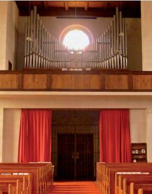 Eibesthal GD Orgel.JPG