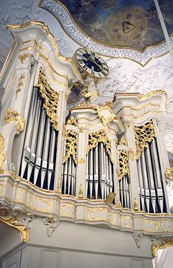 Eichstätt Benediktinerinnenabtei Hauptorgel Prospekt2.jpg