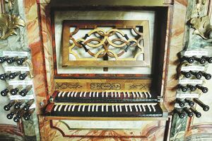 Einsiedel Chororgel Spieltisch.jpg
