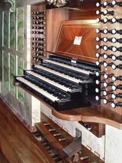 Einsiedeln Mauritiusorgel Spieltisch.jpg