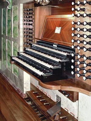 Einsiedeln Mauritiusorgel Spieltisch.jpg