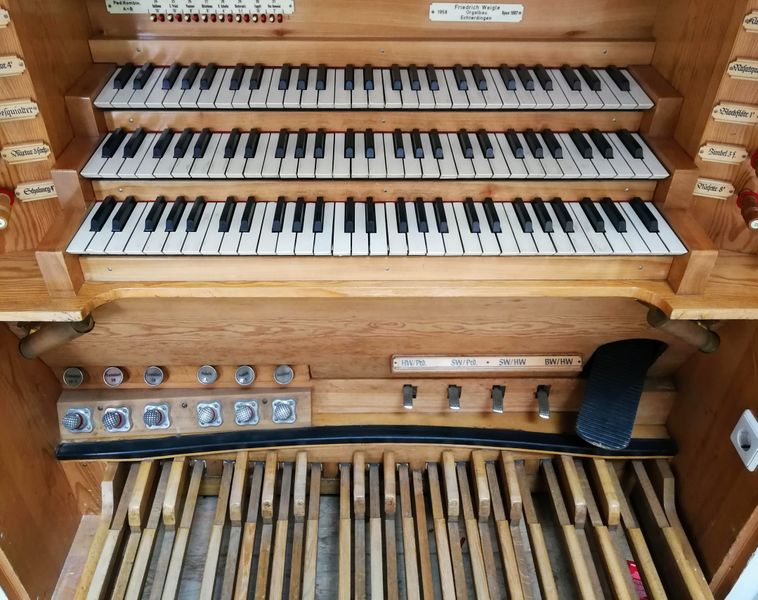 Datei:Esslingen (Neckar)-Oberesslingen, Martinskirche (6).jpg