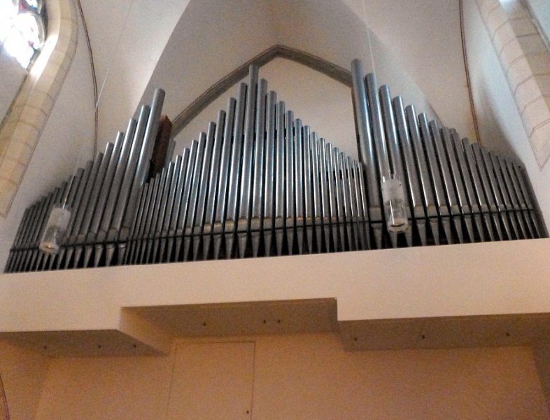 Datei:Ettringen (Eifel), St. Maximin und St. Anna.JPG