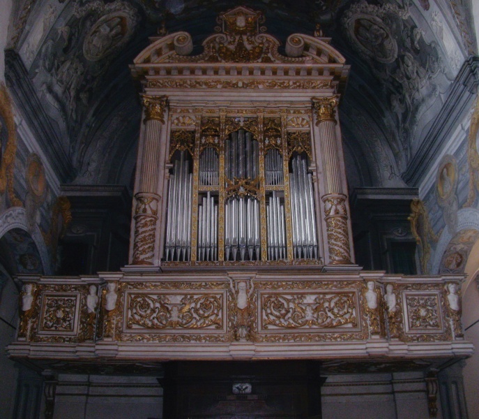 Datei:Ferrara St. Georg Prospekt.jpg