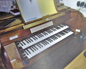 Friedhof am Perlacher Forst, Nenninger-Orgel (2).jpg