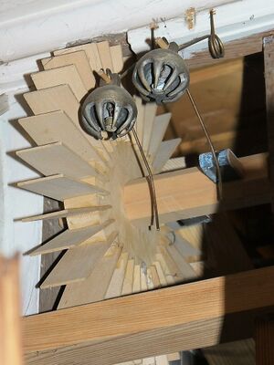 Friedland-Groß Muckrow, Dorfkirche, Zimbelstern.JPG