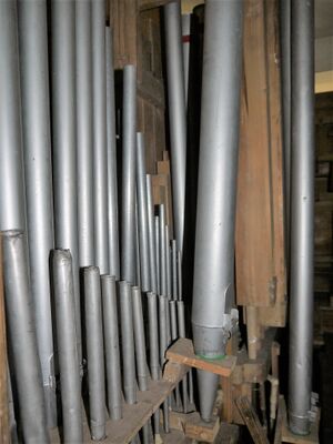 Friedland-Reudnitz, Dorfkirche, Orgelpfeifen.JPG