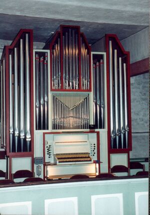 Fronhausen (Lahn), evangelische Dorfkirche, Orgel.jpg