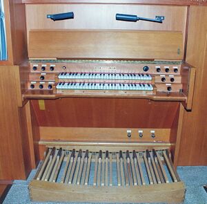 Gießen, Uni, Audimax, Orgelspieltisch.JPG