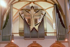 Giessen, St. Bonifatius, alte Hauptorgel.jpg