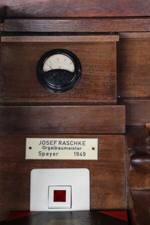 Giessen, ev Pankratiuskapelle, Firmenschild 1.JPG