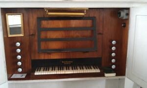 Glauchau-Jerisau, Martinskirche, Spieltisch.jpg