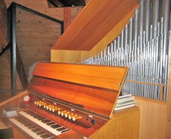 Gräfelfing, Friedenskirche (2).JPG