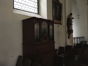 Graz Mariahilferkirche Positiv im Seitenschiff (1).JPG