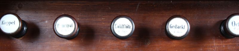 Datei:Hüttenberg-Rechtenbach, ev Kirche Kleinrechtenbach, Orgel, Register 1.JPG