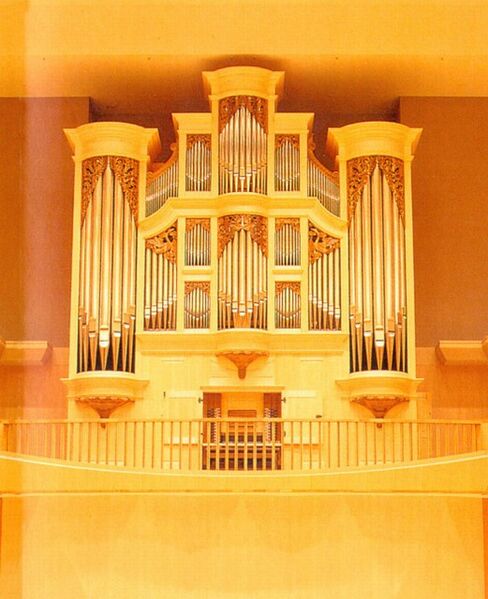 Datei:Habakino Bunka Hall Prospekt.jpg