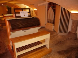 Hamburg, St. Michaelis (Kryptaorgel), Spieltisch.JPG