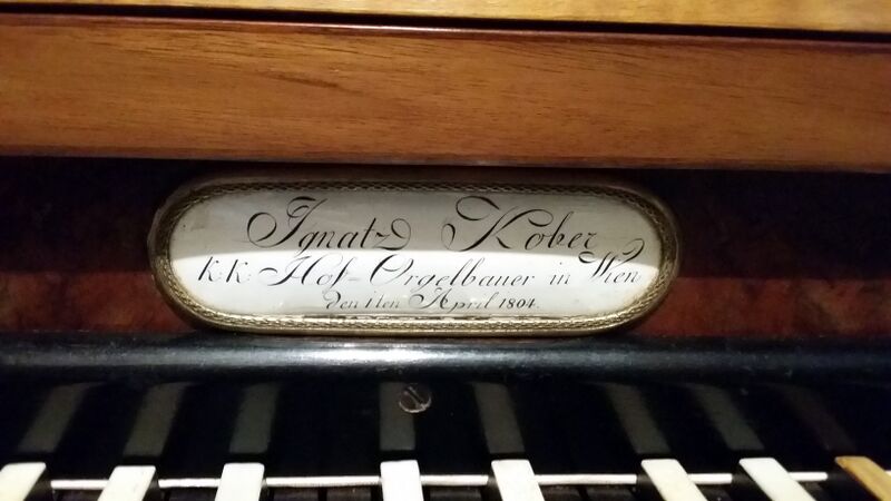 Datei:Heiligenkreuz Kober Firmenschild.jpg