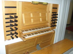 Helsinki, Kallio, Spieltisch Chororgel.JPG