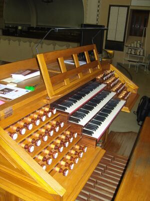 Helsinki, Kallio, Spieltisch Hauptorgel.JPG
