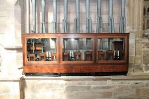 Hereford, Cathedral, Contrabombarde.JPG