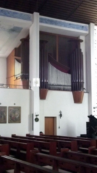 Datei:Huettersdorf, Kreuzerhoehung (2).JPG