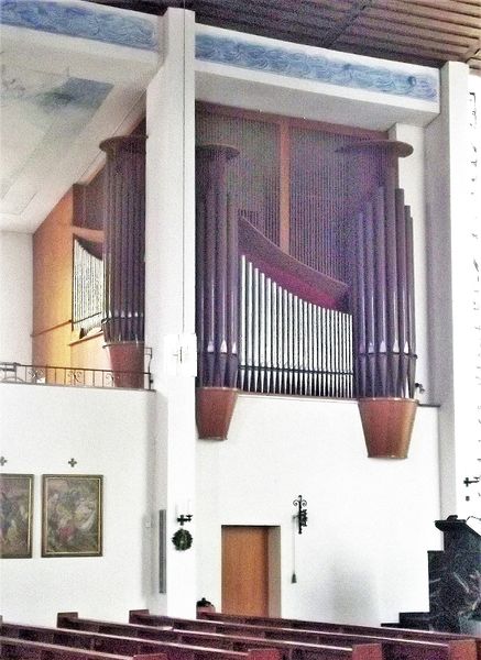 Datei:Huettersdorf, Kreuzerhoehung (2)neu.jpg