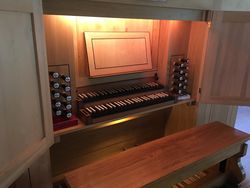 Innsbruck Auferstehungskirche Spieltisch.JPG