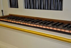 Irdning Kapuzinerkloster Tastatur.JPG