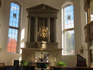 Königstein (Sächs. Schweiz), Stadtkirche (Hauptorgel), Altar.JPG