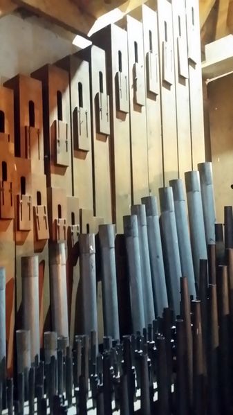 Datei:Kalladorf Pfeifen HW und Pedal.jpg